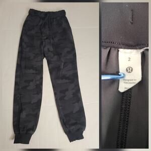 Lululemon Jogger Pants Womens Sz 2 Stretch High-Rise Heritage 365 Deep Coal Camo